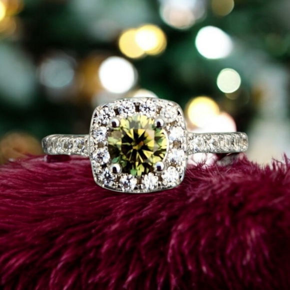 MOI|GLAM 0.5ct Peridot Moissanite Halo Ring - Picture 3 of 7